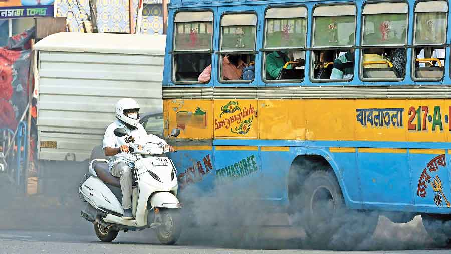 NGT orders phase out of all 15-year-old vehicles, including private cars